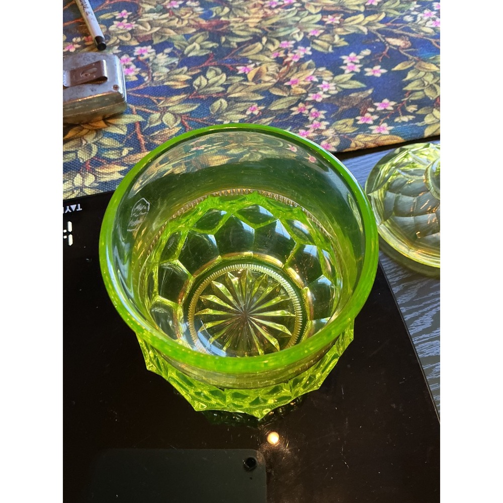 Antique Beaumont Glass Vaseline/Uranium Candy Jar with Lid - Picture 10 of 16